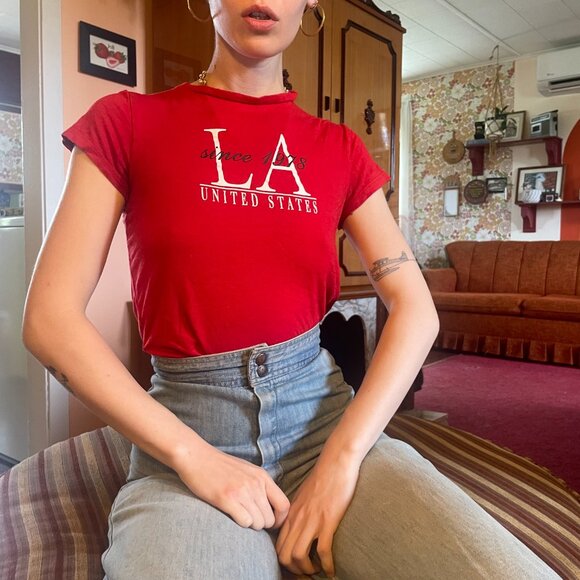 90s style LA red cropped baby tee! - Picture 9 of 15